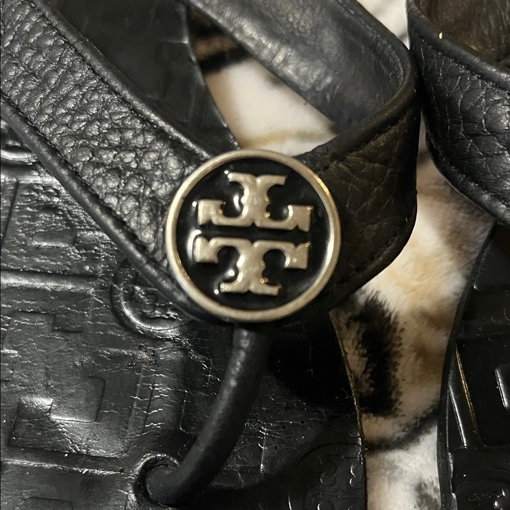 Tory Burch Black Leather Flip Sandals, 7M - Picture 2 of 10